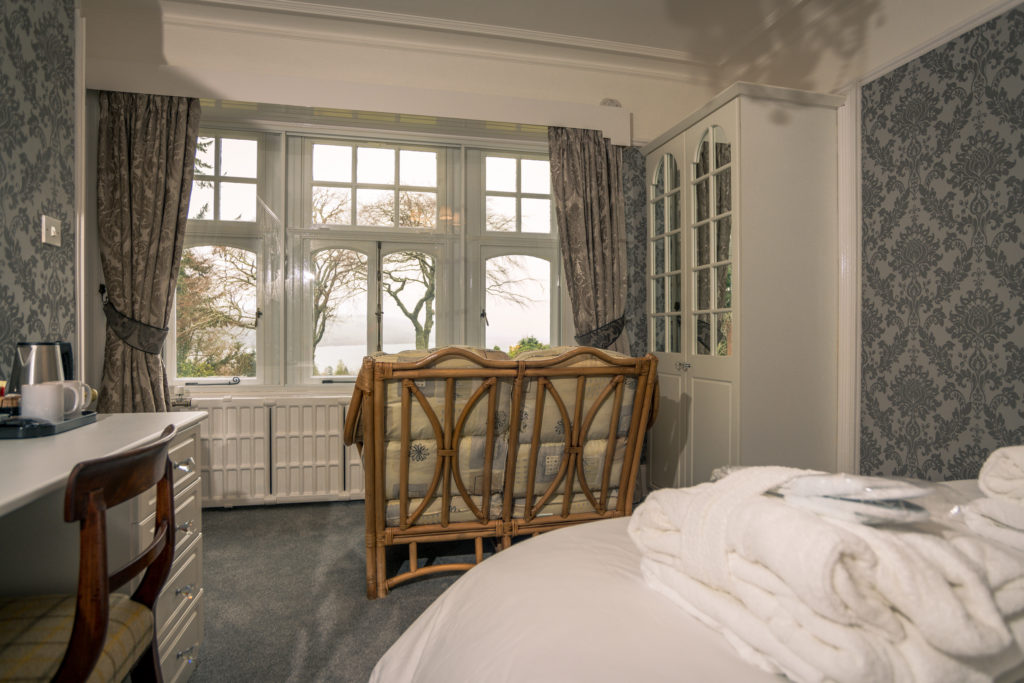 Room 3 - King Bed with Loch Views, Ensuite Bathroom